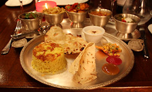 SHAKAHARI THALI - Selection of 5 assorted vegetarian dishes, pulao rice, naan, raita and home made pickle [vegetarian]